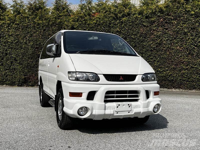 Mitsubishi Delica Auto's