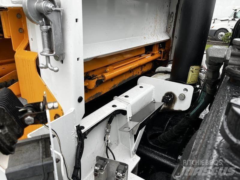Peterbilt 320 Vuilniswagens