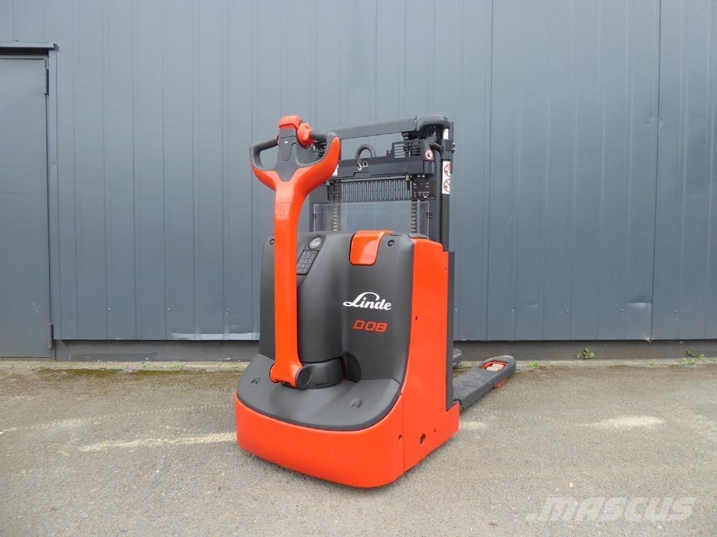 Linde D08 Stapelaar meeloop