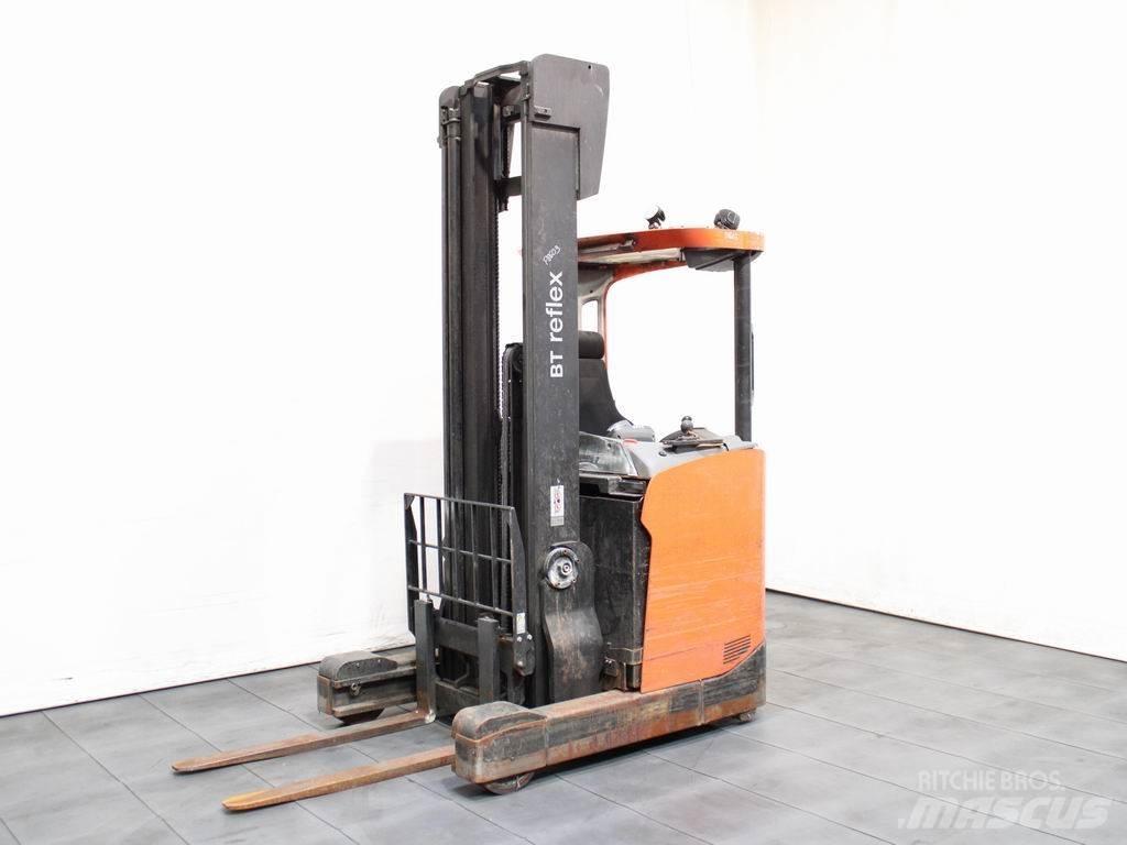 BT RRE 140 Reachtruck voor hoog niveau