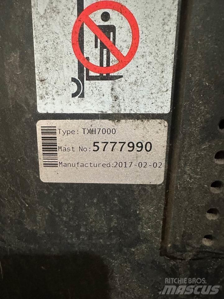 BT RRE 140 Reach trucks