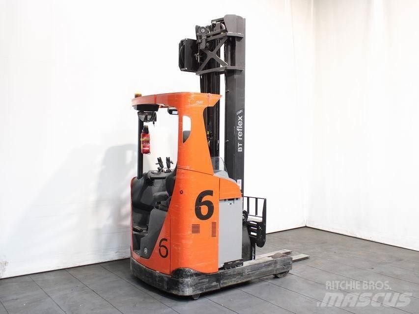 BT RRE 160 Reachtruck voor hoog niveau