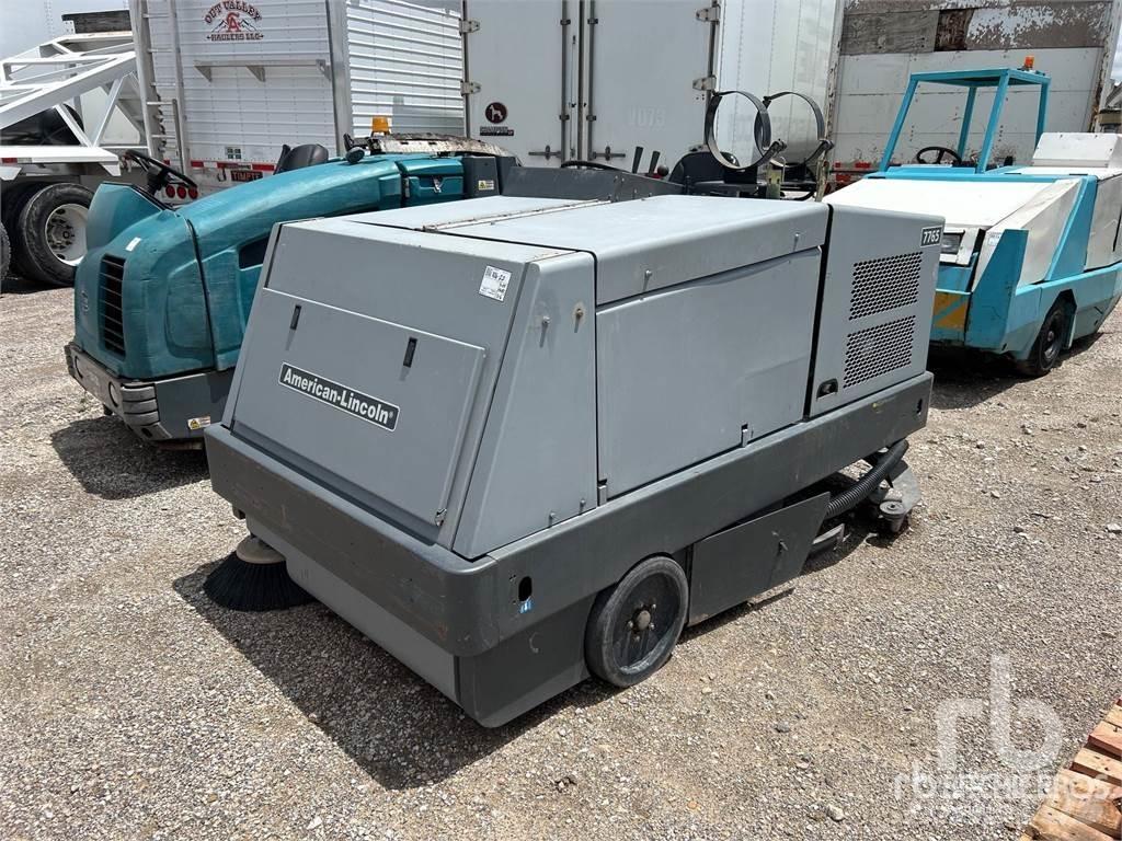 Advance 7765 Veegmachines