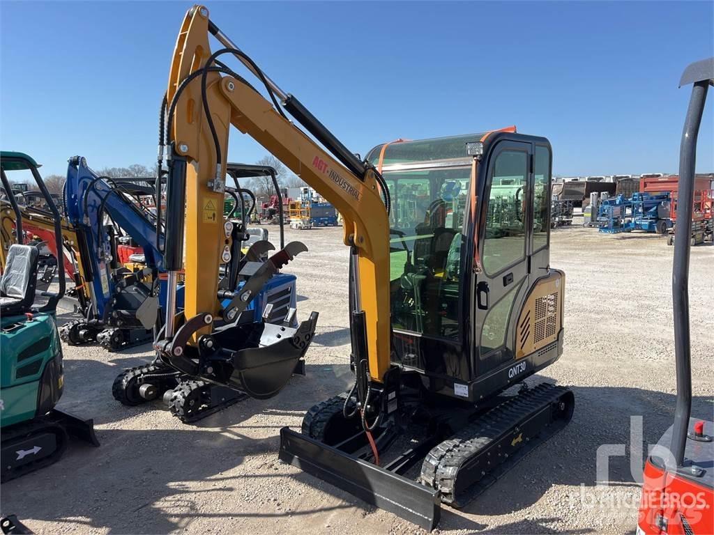 AGT QNT30 Minigraafmachines < 7t