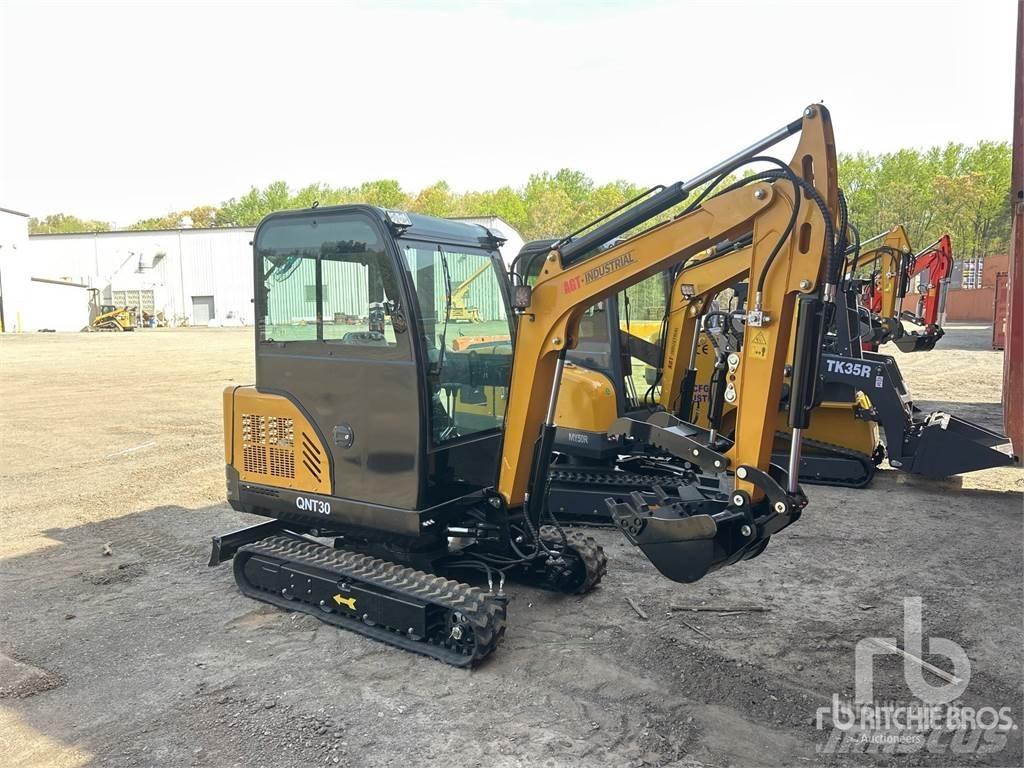 AGT QNT30 Minigraafmachines < 7t