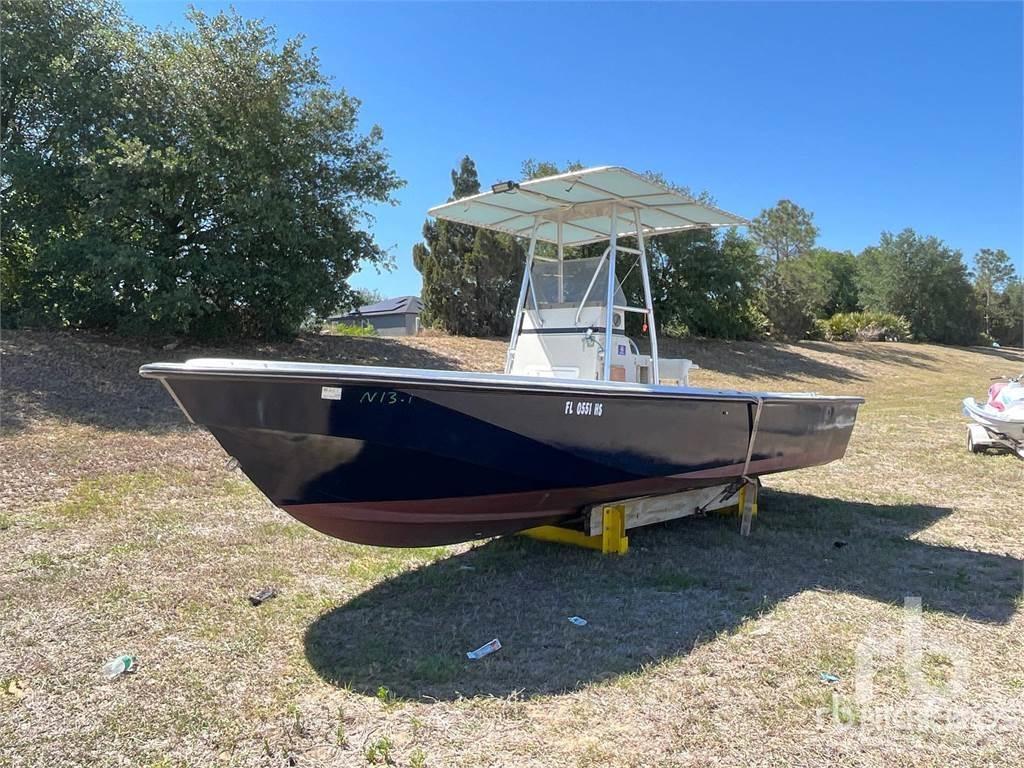  BOSTON WHALER Werkboten en pontons