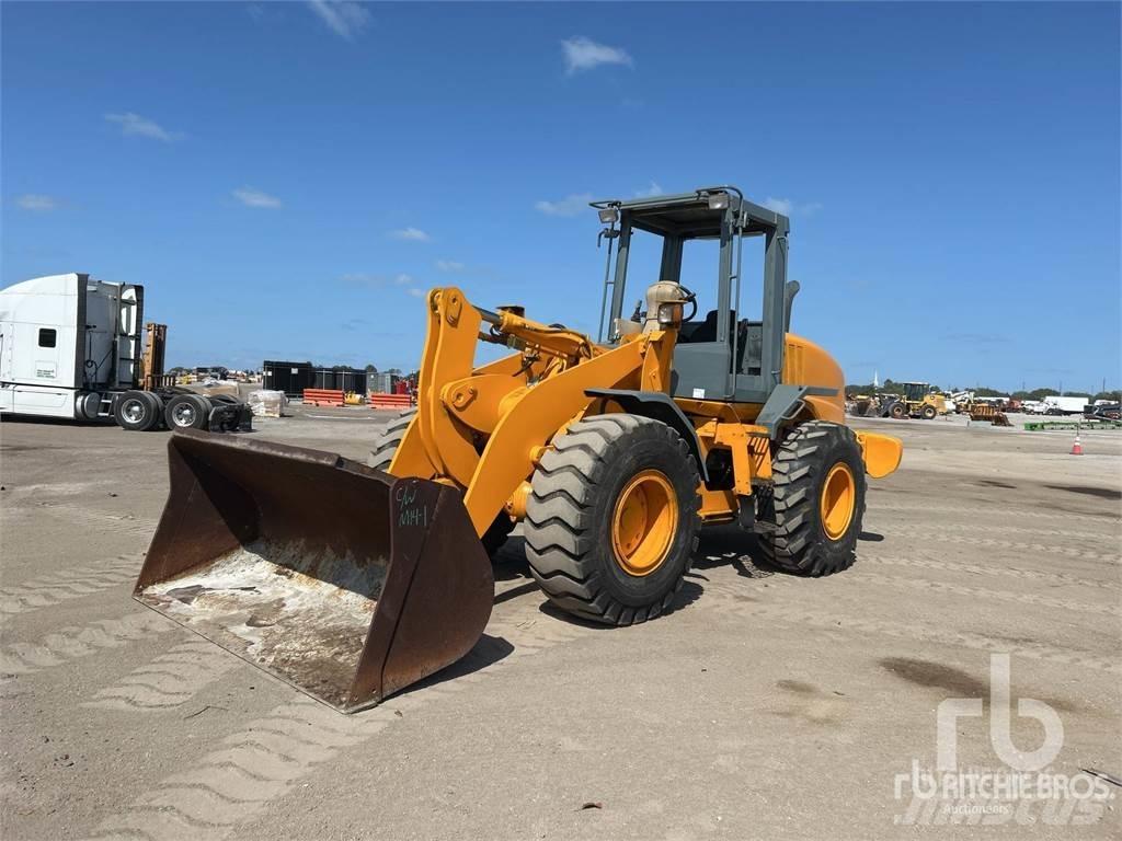 CASE 621D Wielladers