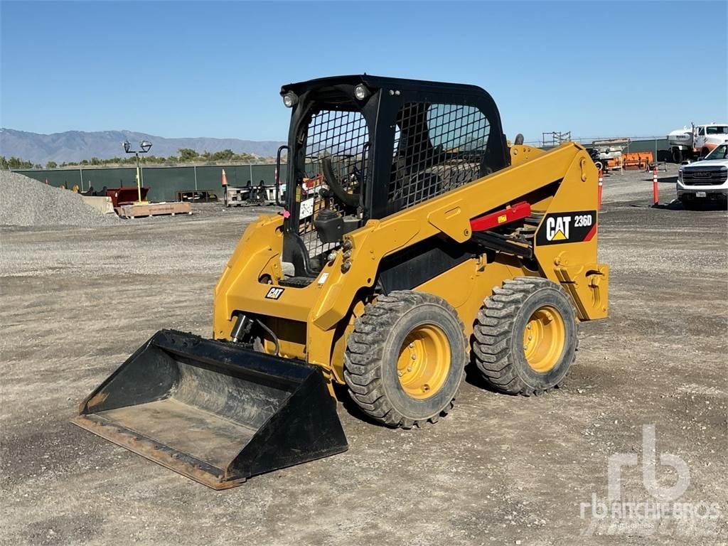 CAT 236D Schrankladers