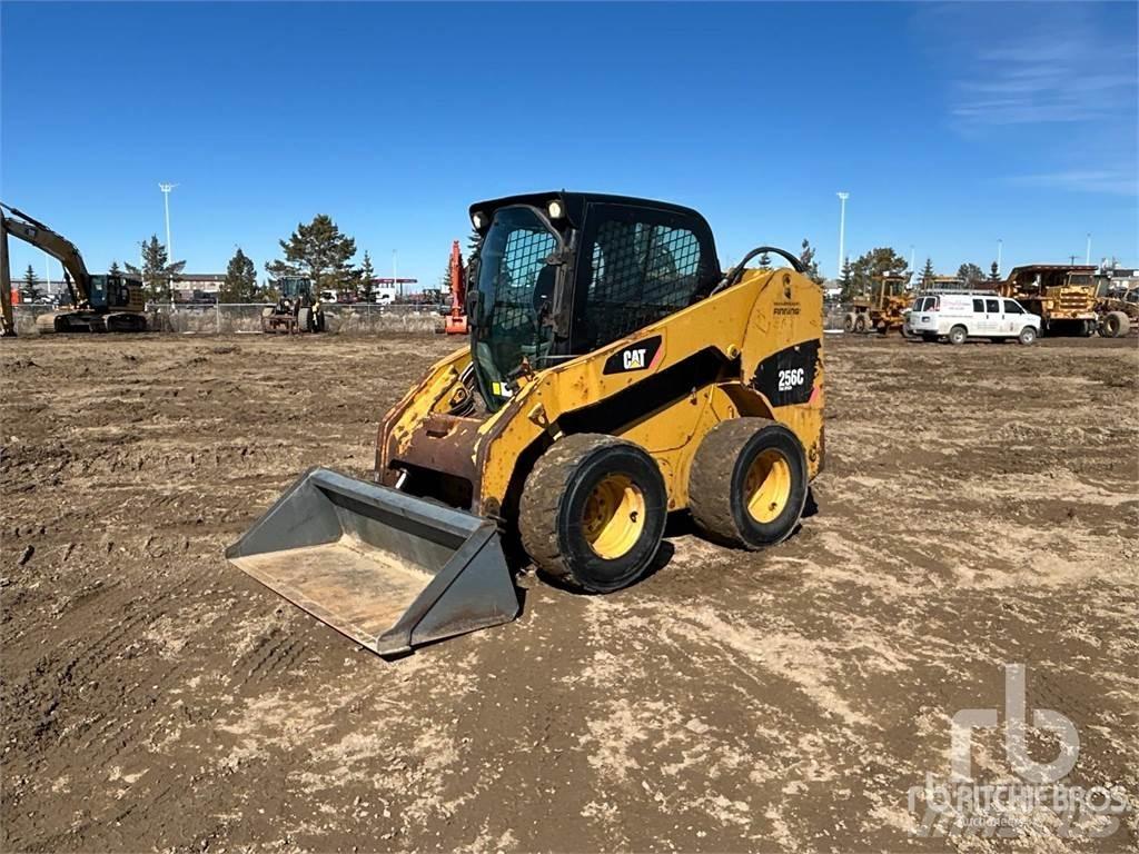 CAT 256C Schrankladers