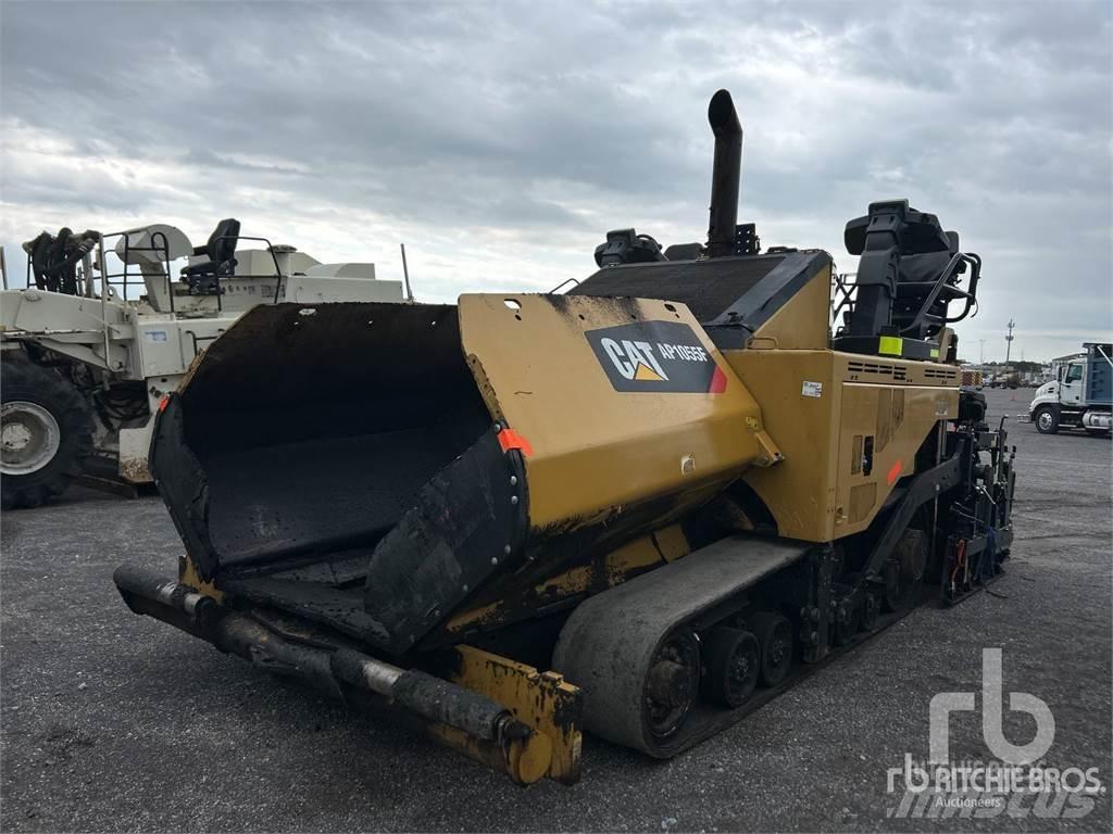 CAT AP1055F Asfaltafwerkmachines