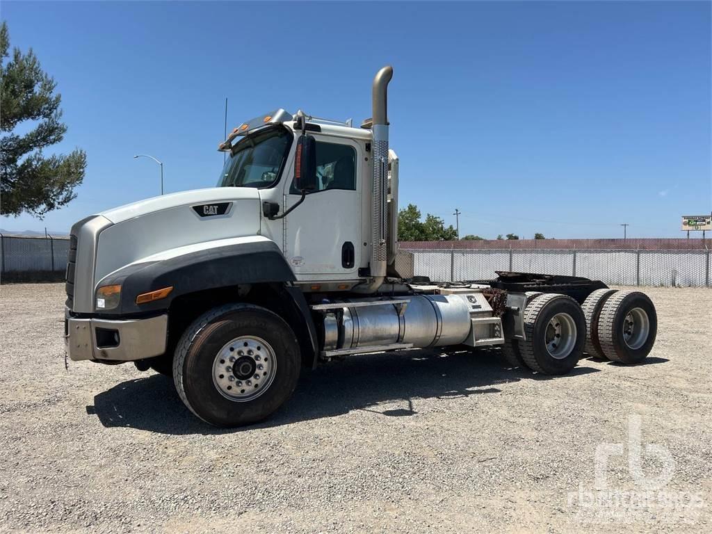 CAT CT660 Trekkers