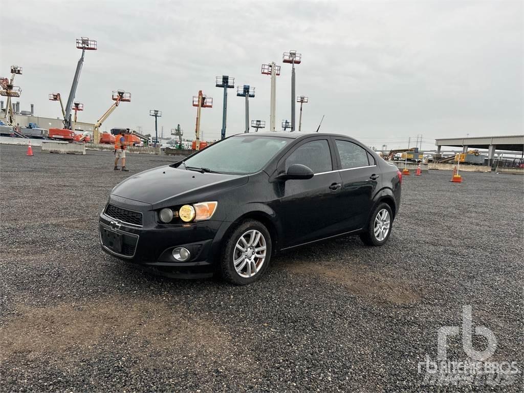 Chevrolet SONIC Auto's