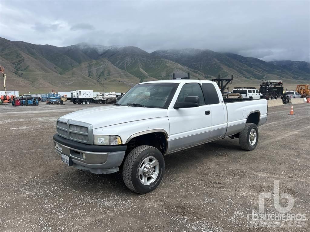 Dodge RAM 2500 Bestelwagens met open laadbak