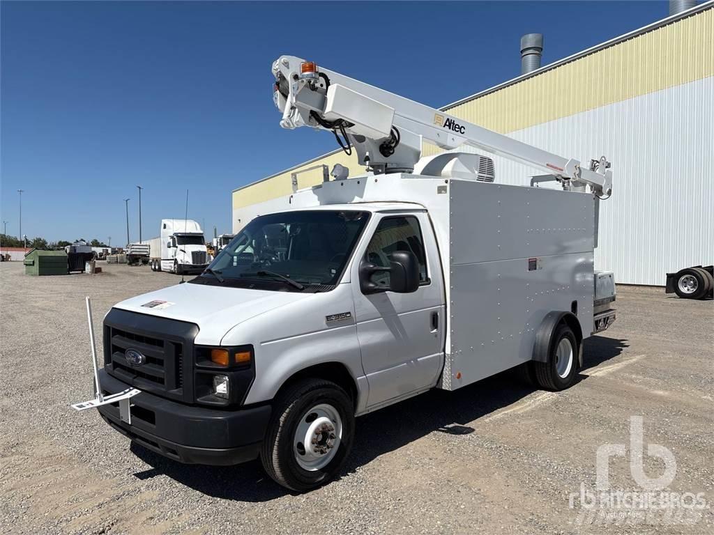 Ford E-350 Aanhanger hoogwerkers