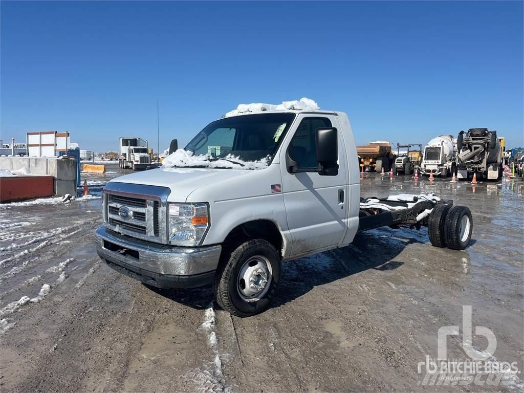 Ford E450 Chassis met cabine