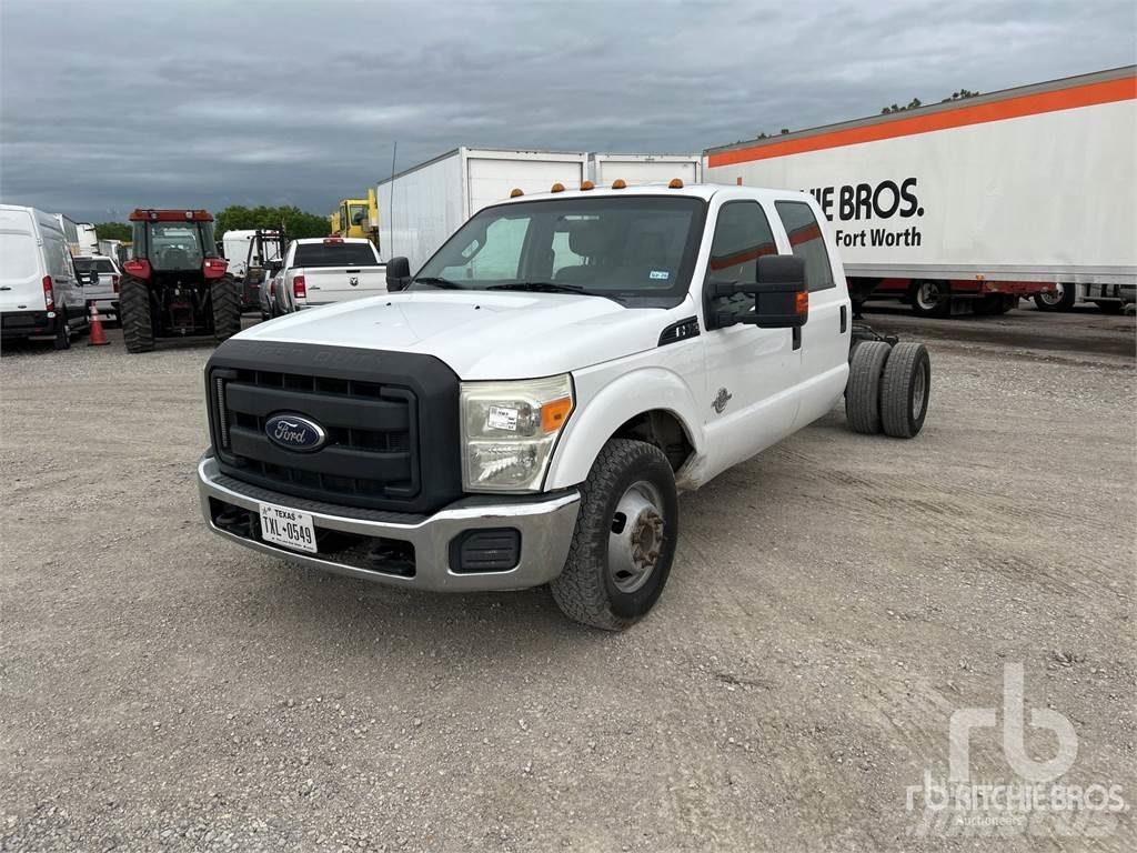 Ford F-350 Chassis met cabine