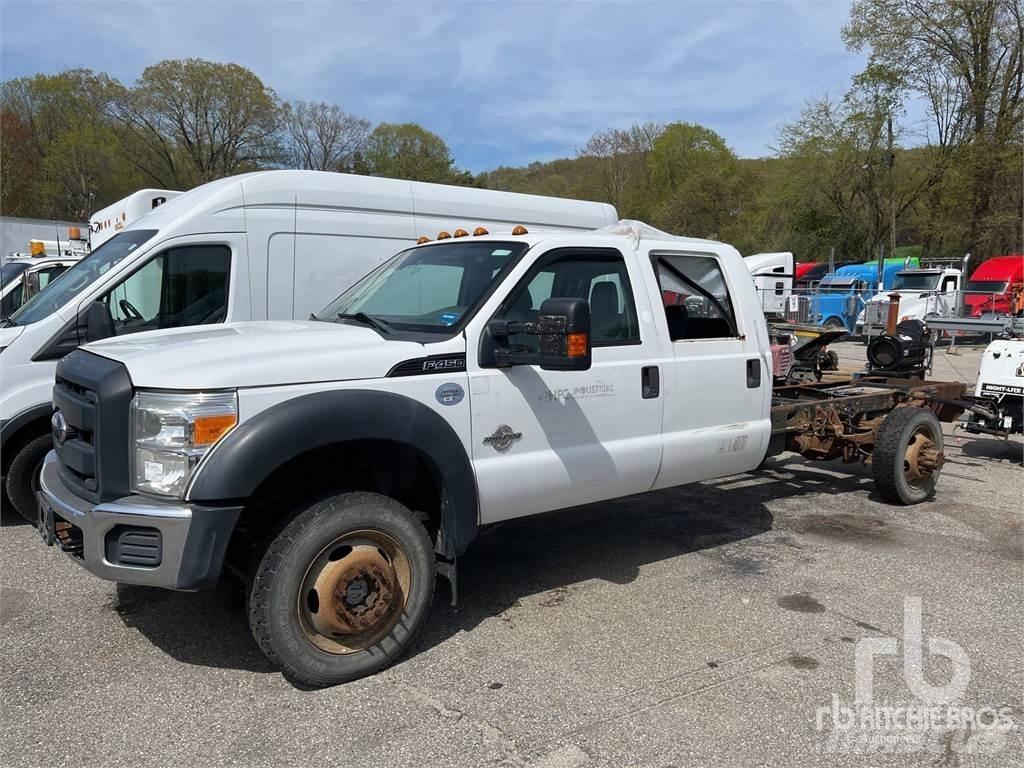 Ford F-450 Chassis met cabine