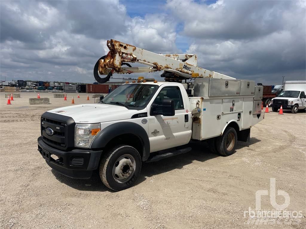 Ford F-550 Aanhanger hoogwerkers