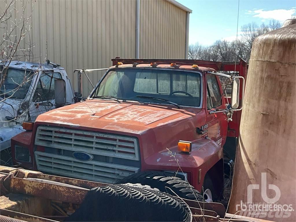 Ford F-700 Platte bakwagens