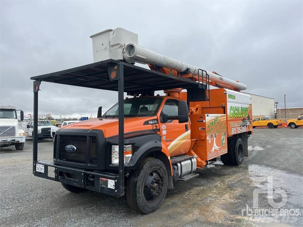 Ford F-750 Aanhanger hoogwerkers