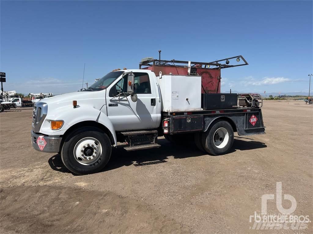 Ford F-750 Tankwagen