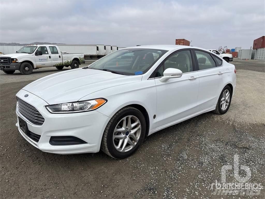 Ford FUSION SE Auto's