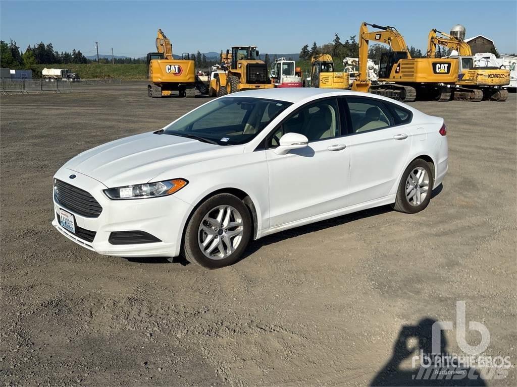Ford FUSION SE Auto's