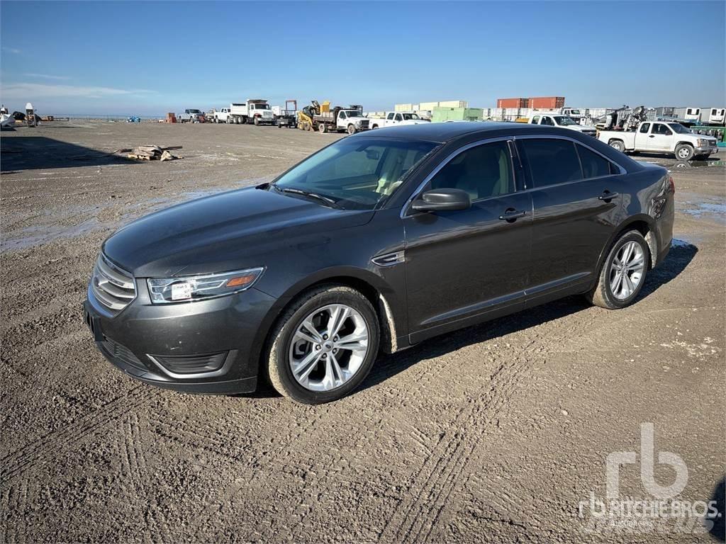 Ford TAURUS Auto's