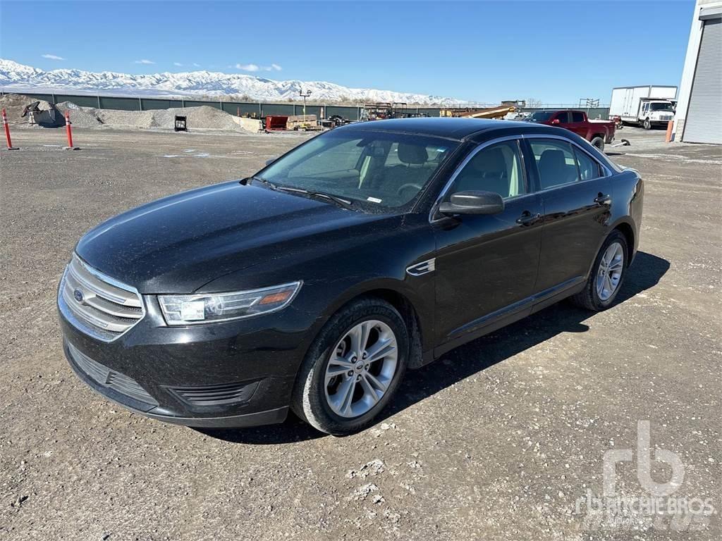 Ford TAURUS Auto's