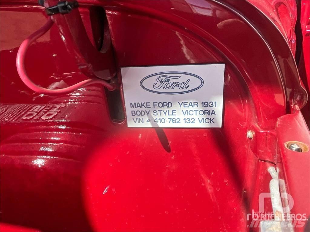 Ford VICTORIA Auto's
