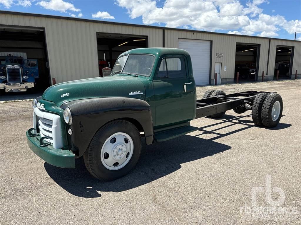 GMC 300 Chassis met cabine
