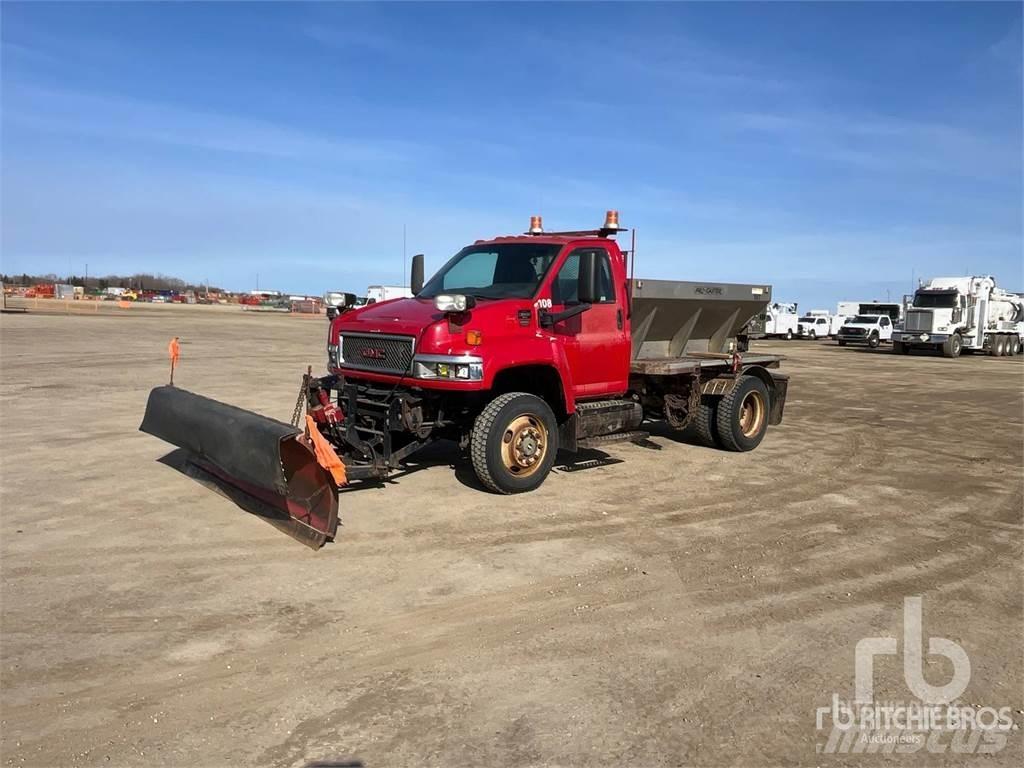 GMC C5500 Sneeuwschuivers en -ploegen