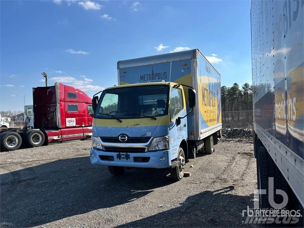 Hino 155 Gesloten bedrijfswagens