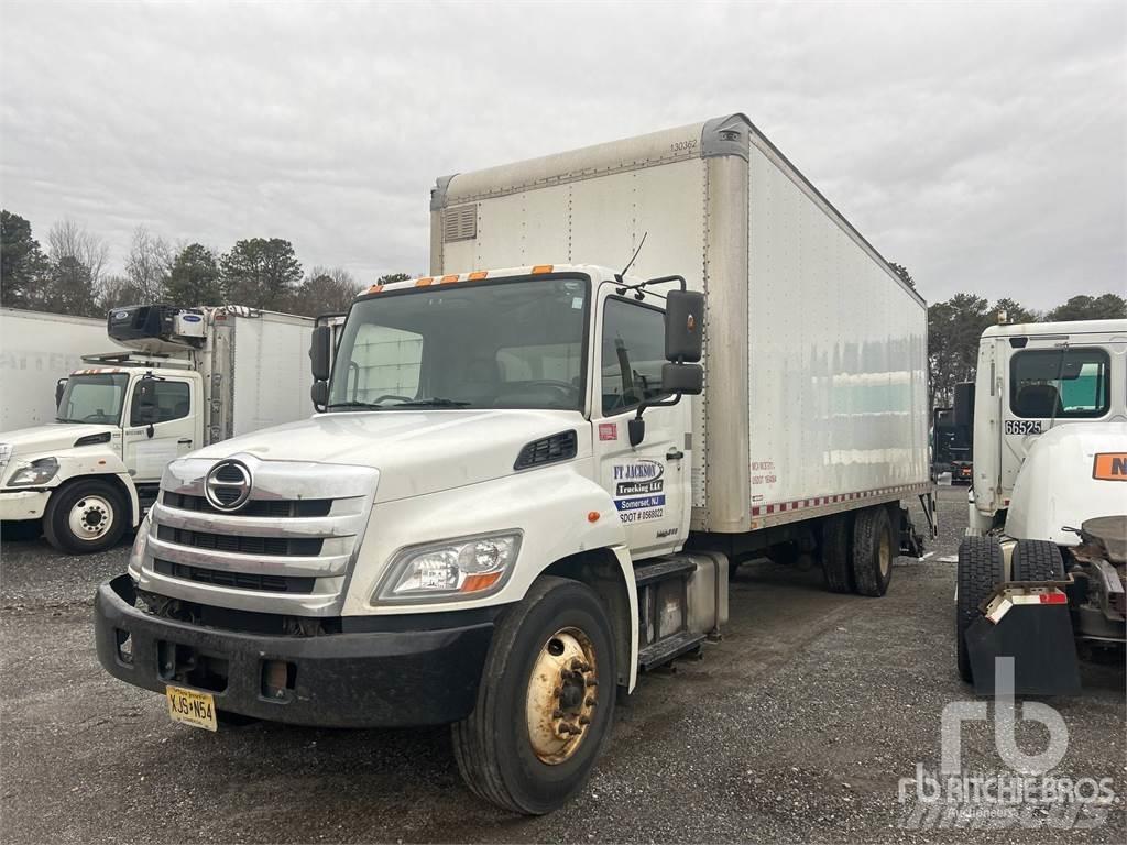 Hino 268 Gesloten bedrijfswagens