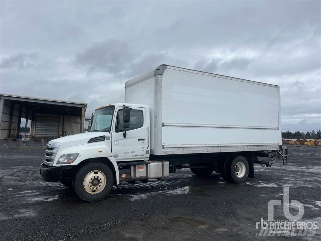 Hino 268 Gesloten bedrijfswagens