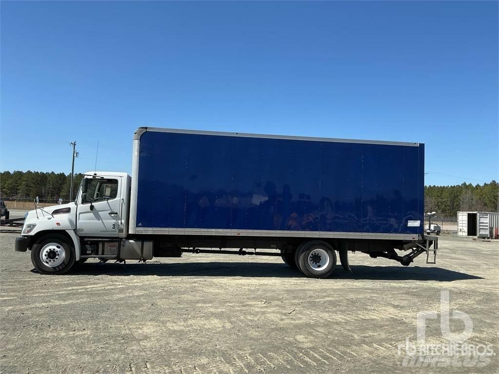 Hino 268 Gesloten bedrijfswagens