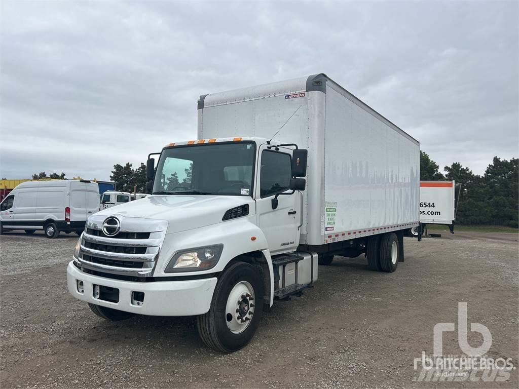 Hino 268 Gesloten bedrijfswagens