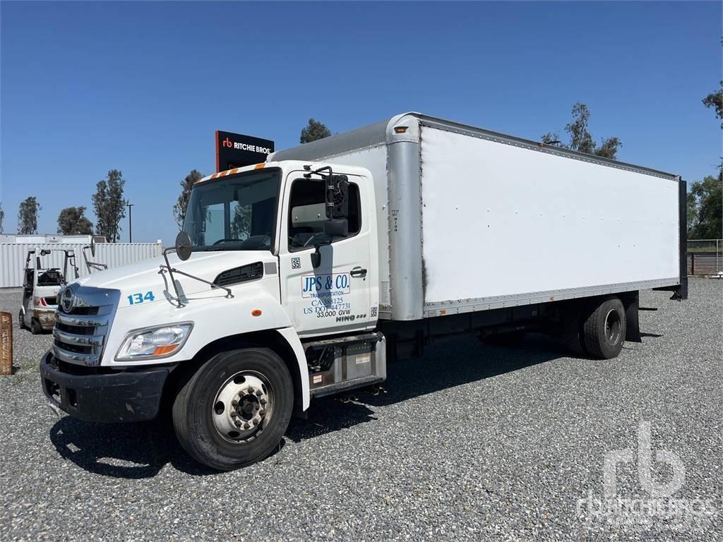 Hino 338 Gesloten bedrijfswagens
