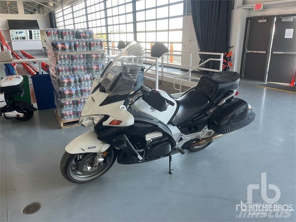 Honda ST1300 Auto's