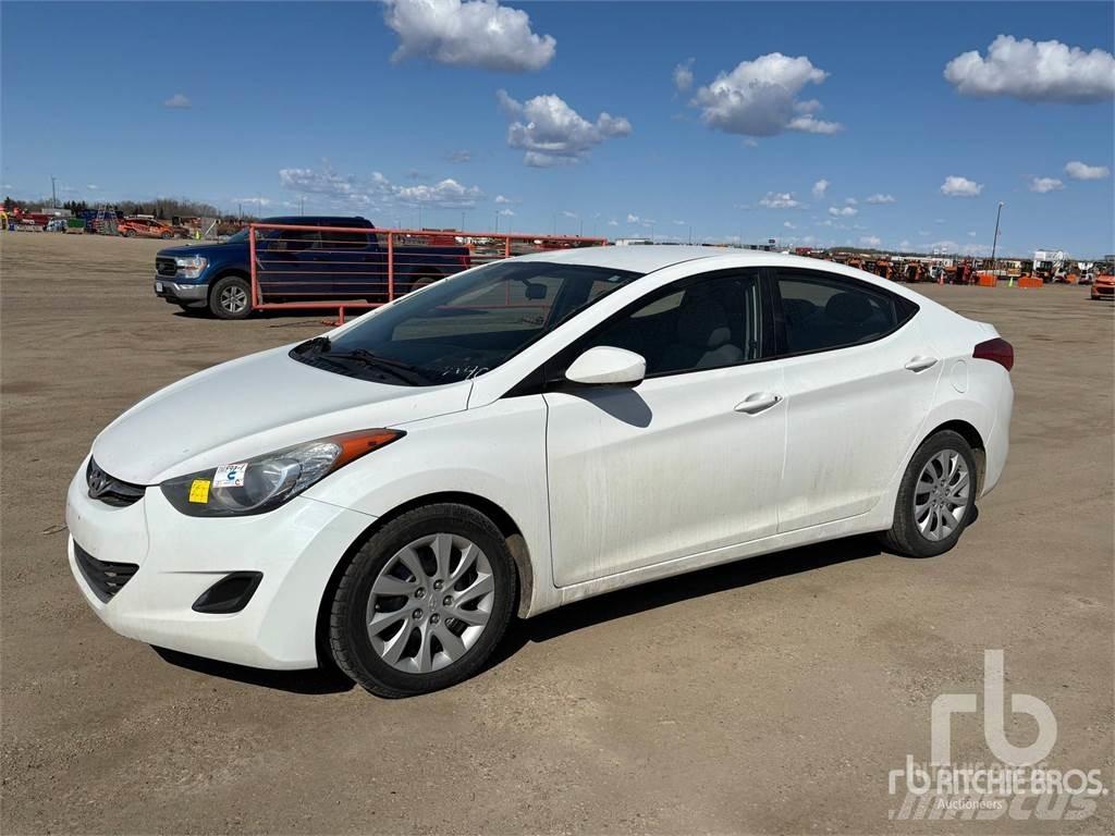 Hyundai ELANTRA Auto's