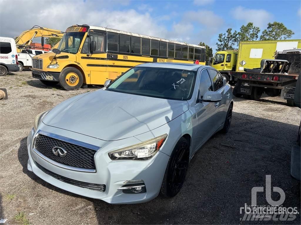 Infiniti Q50 Auto's