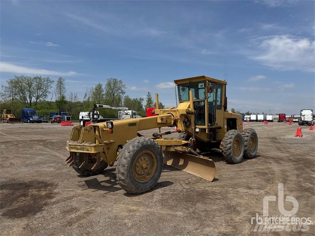 John Deere 570B Graders