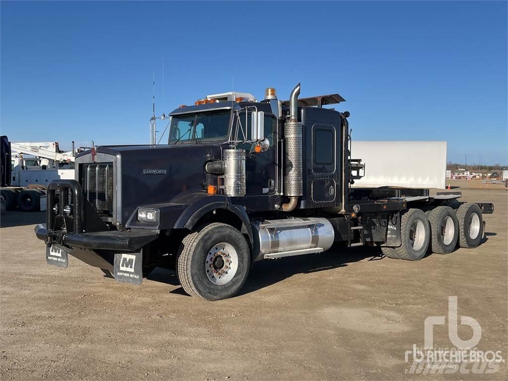 Kenworth C500 Vrachtwagen met vlakke laadvloer en lier