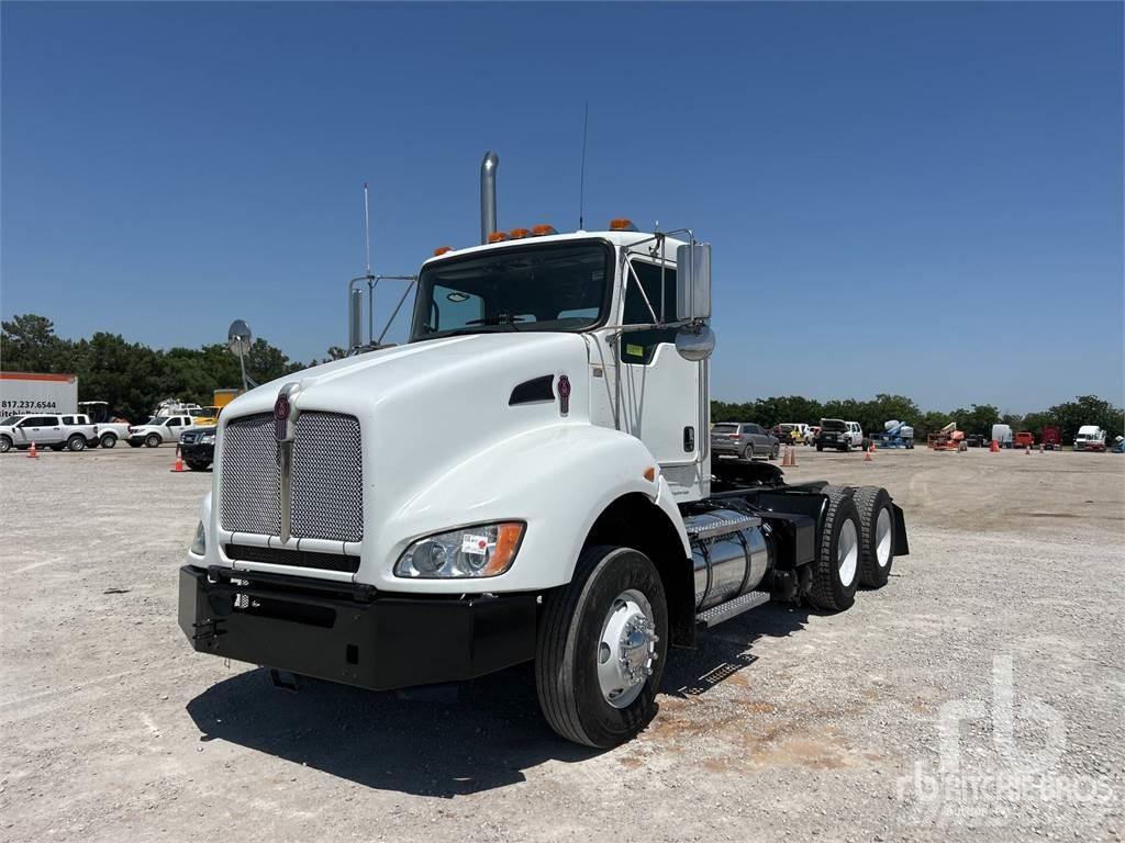 Kenworth T440 Trekkers