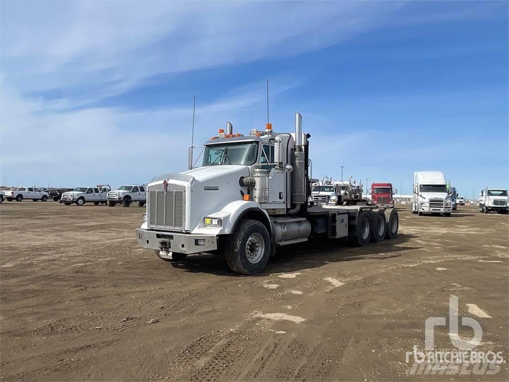 Kenworth T800 Vrachtwagen met vlakke laadvloer en lier