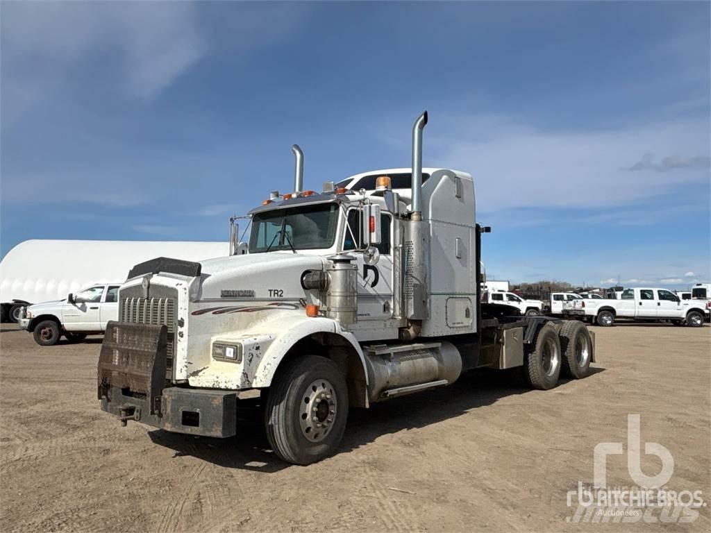 Kenworth T800 Vrachtwagen met vlakke laadvloer en lier