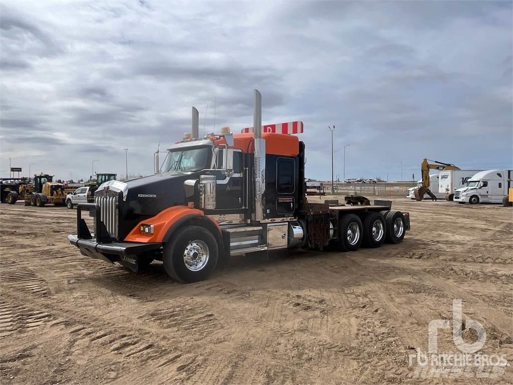 Kenworth T800 Vrachtwagen met vlakke laadvloer en lier