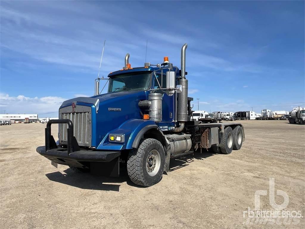 Kenworth T800 Vrachtwagen met vlakke laadvloer en lier
