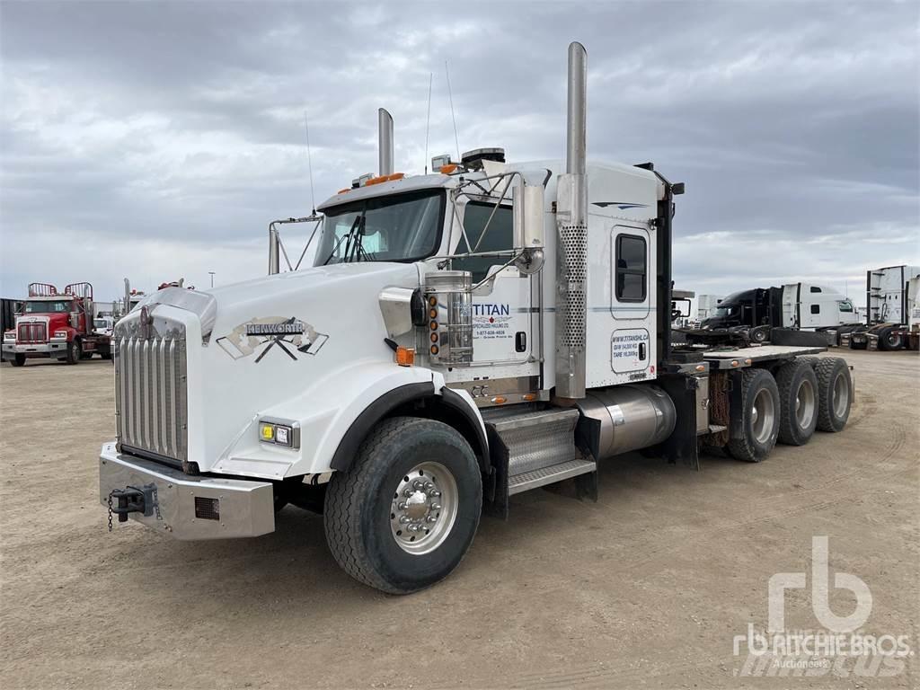 Kenworth T800 Vrachtwagen met vlakke laadvloer en lier