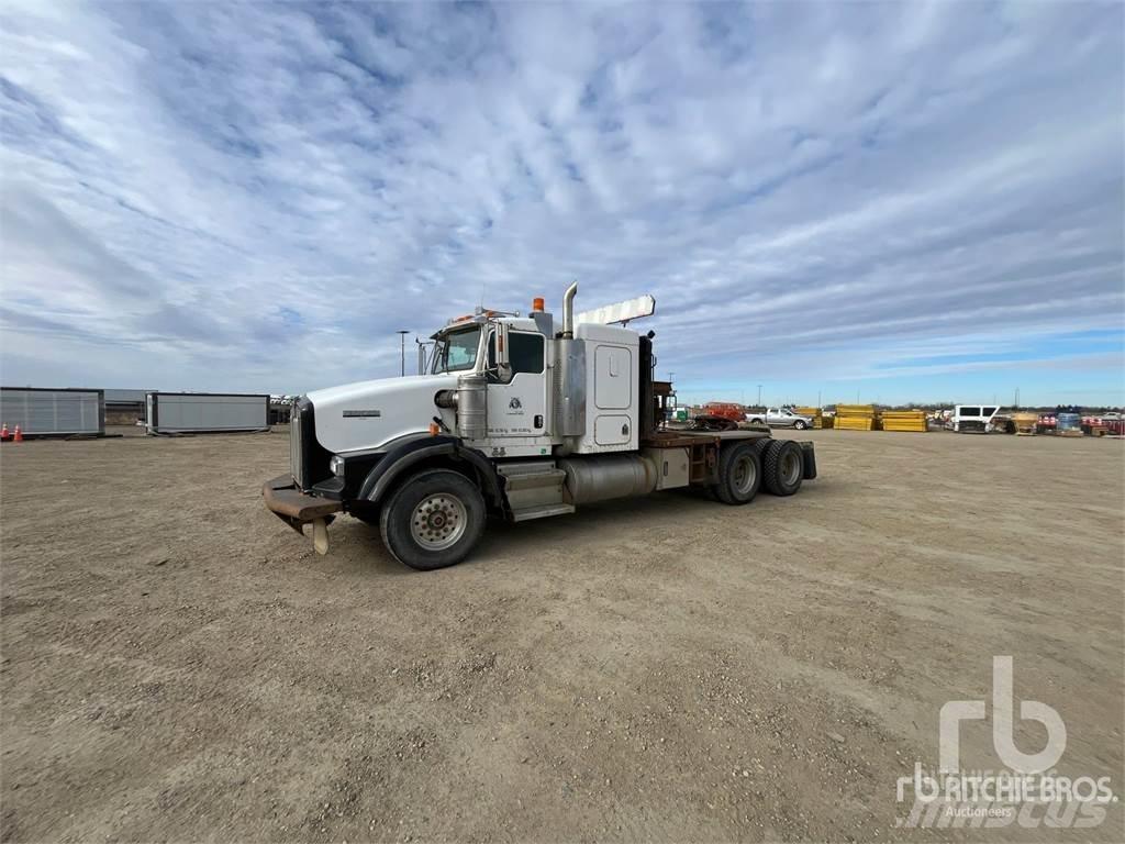 Kenworth T800 Vrachtwagen met vlakke laadvloer en lier